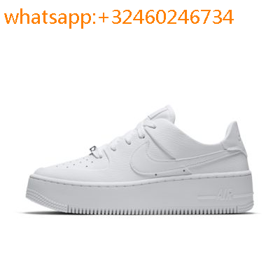Air-Force-One-Low-Femme,femme-Air-Force-1-Flyknit-Gris-Et-Noir,Nike AIR FORCE 1 SAGE LOW W Blanc - Chaussures Baskets basses