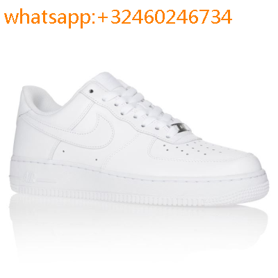 air-force-nike-homme,homme-air-force-1-basse-noir-et-blanche,nike-air-force-1-07-homme,Chaussure Nike Air Force 1 07 pour Homme. Nike FR