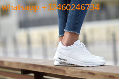 air max thea noir et blanche